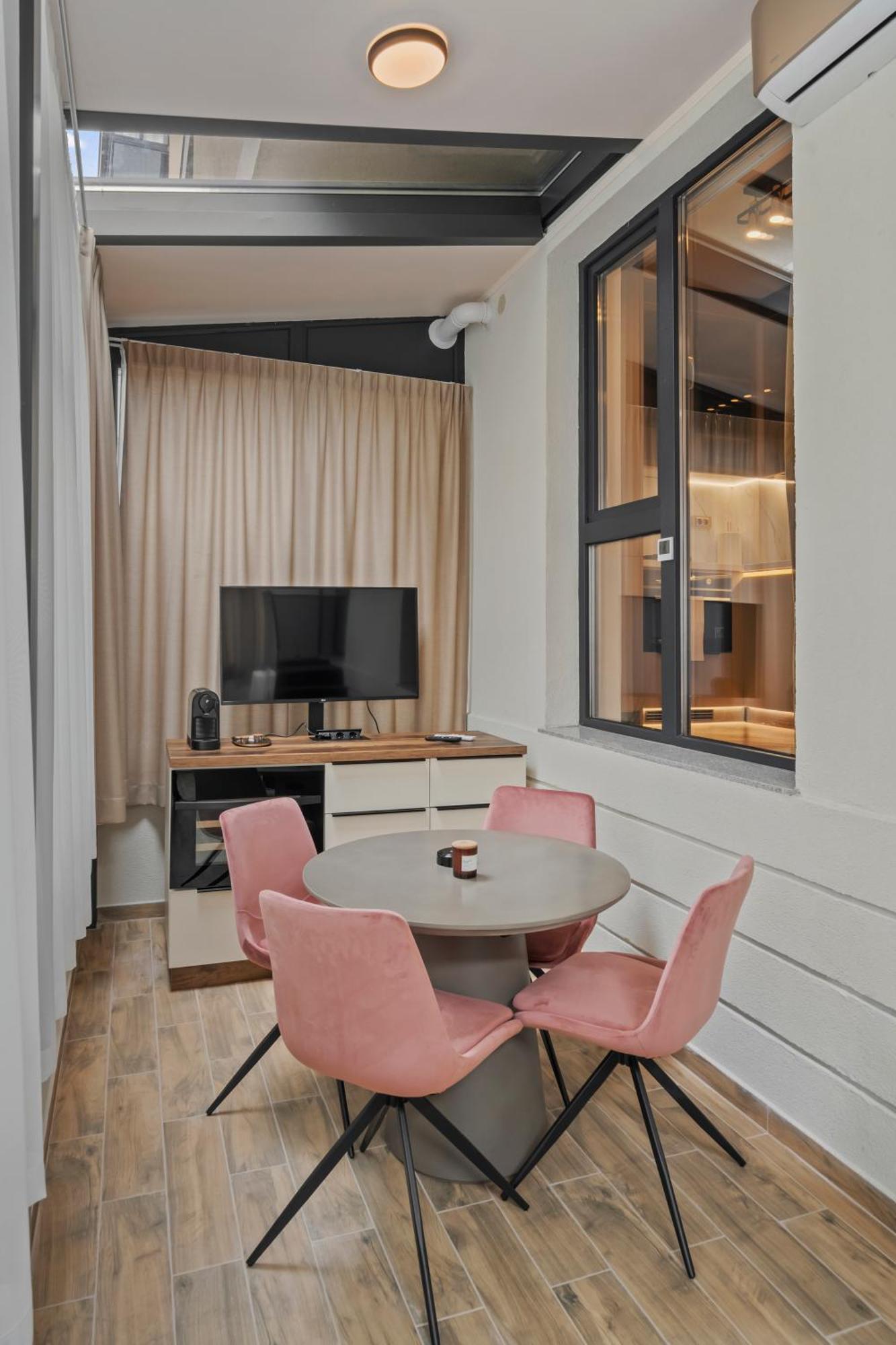 High-end With Terrace