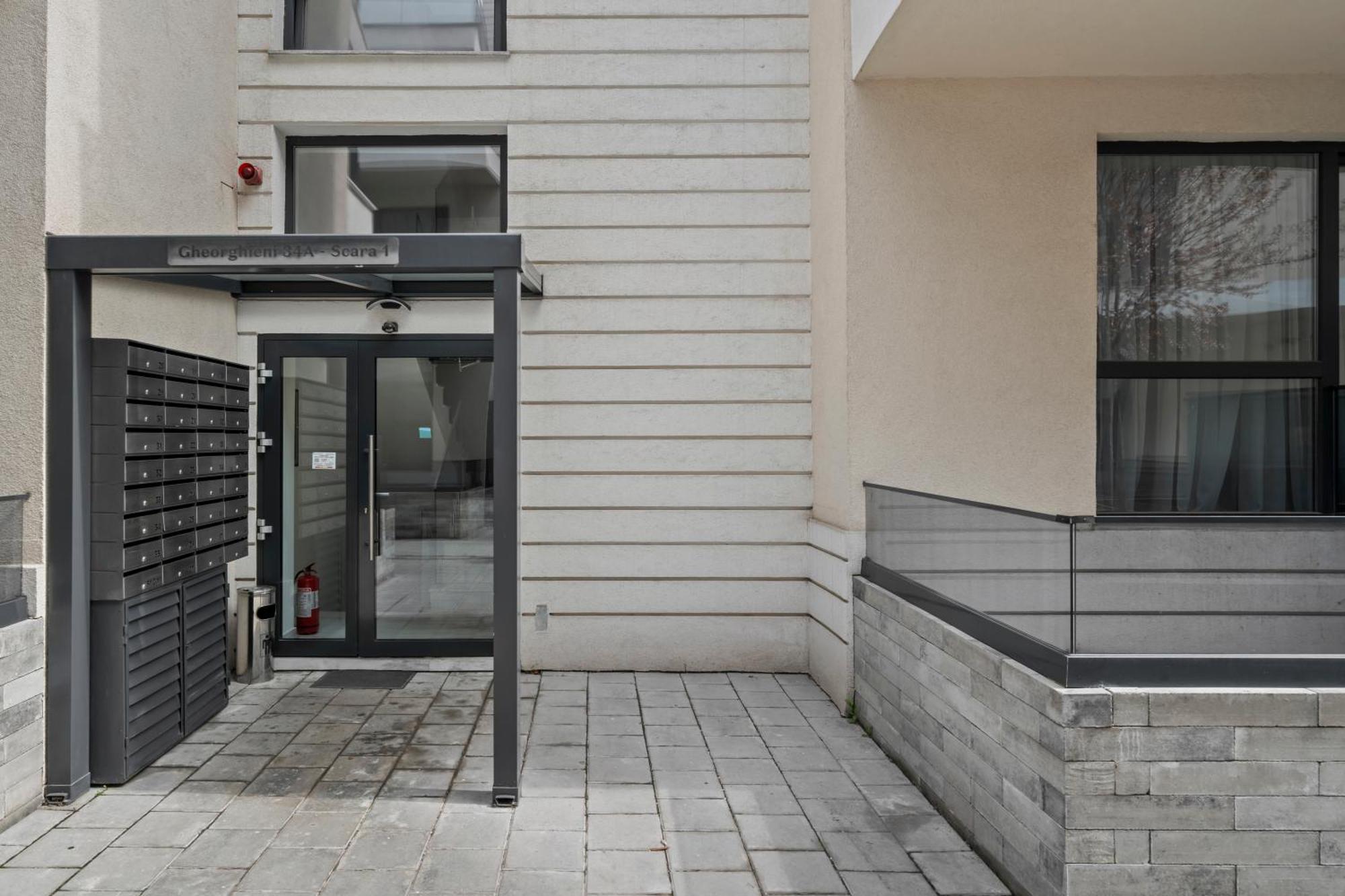 High-end With Terrace Apartment *